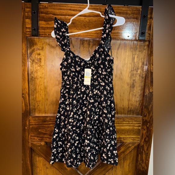 Pink Rose Dresses & Skirts - Pink Rose Black Floral Dress